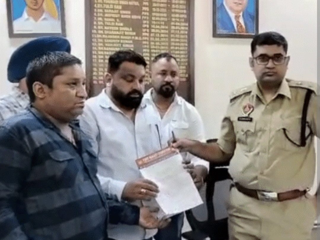 Famous travel agent Vinay Hari's troubles increase, allegation of tampering with the photo of Lord Valmiki