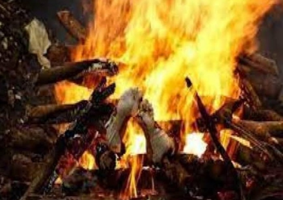 The person made a pyre at home, lay down on it and thenâ€¦