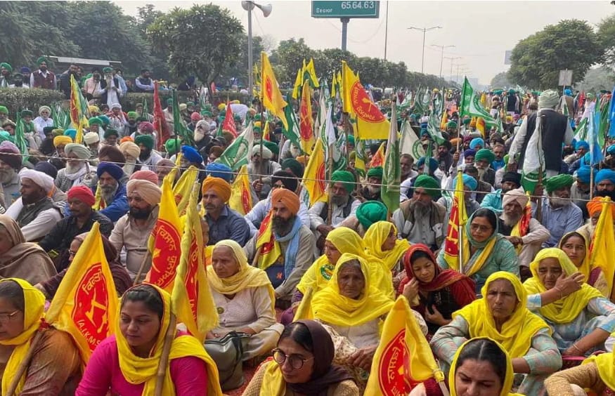 Farmers now camped on Chandigarh border, arrived with ration and water, police force deployed in large numbers
