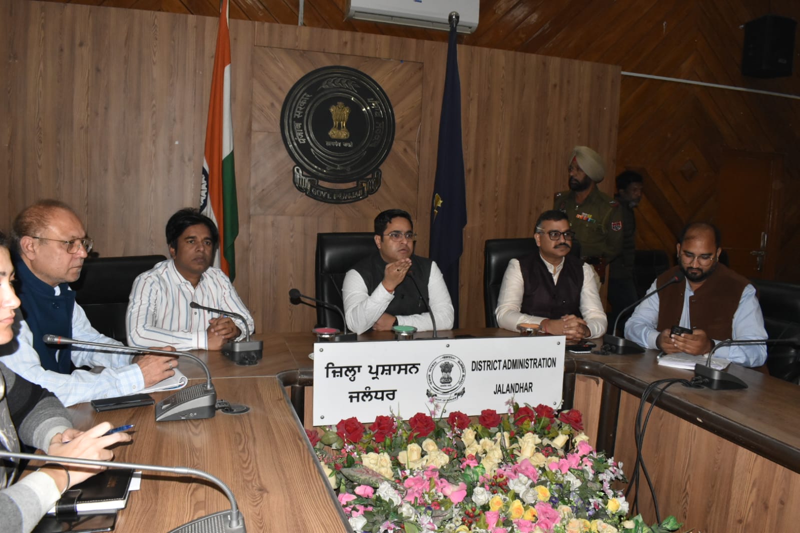 Deputy Commissioner orders to deal strictly with stubble burning cases