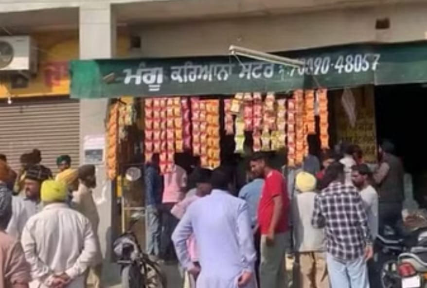 Minor was selling drugs in grocery shop, people caught him and handed him over to police