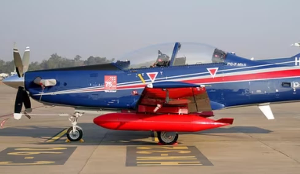 Big news: Trainee aircraft crash, 2 pilots killed