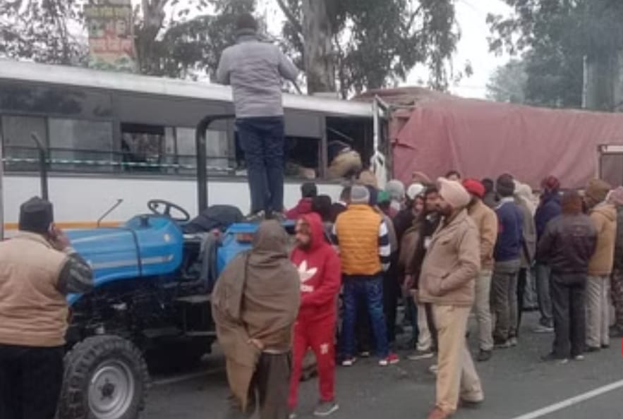 The bus going from Jalandhar PAP to Gurdaspur collided with a parked truck, four including a female employee died.