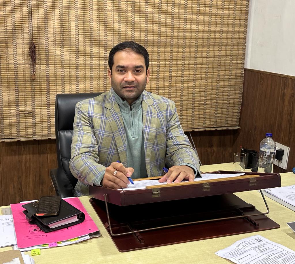 Jalandhar: RTO to the people. No difficulty will be allowed at the office: Aditya Gupta