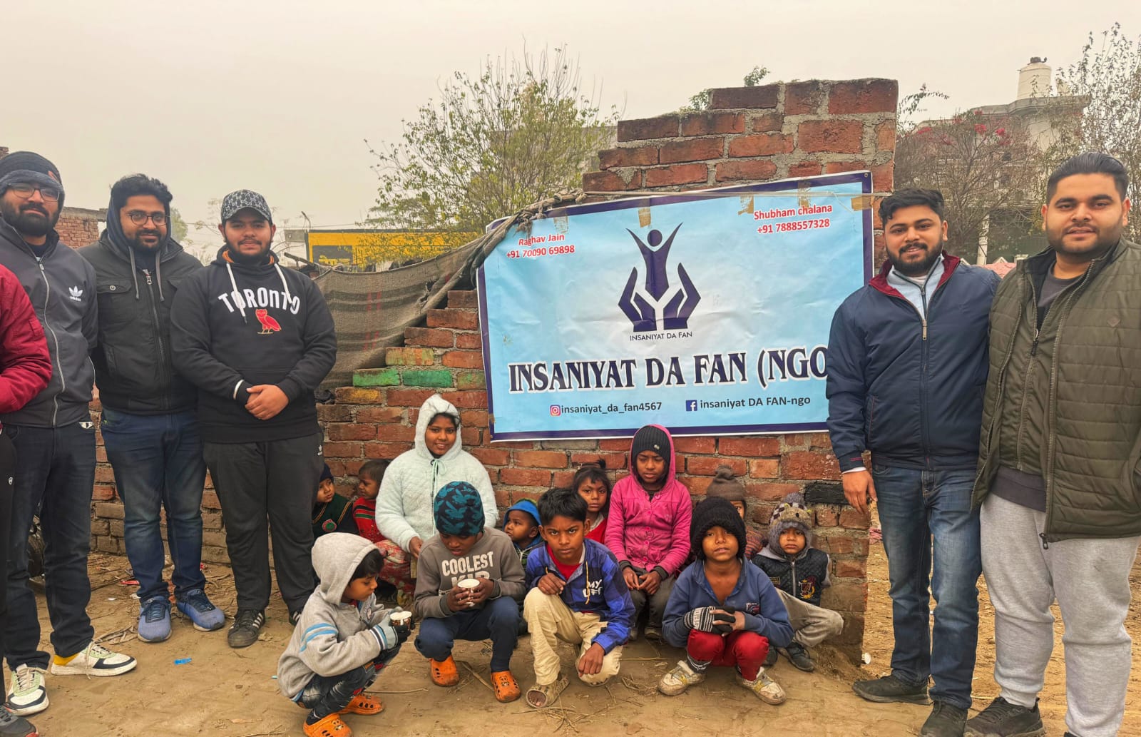 Jalandhar: In the harsh cold, shoes and socks were distributed to the needy people, langar of tea and parantha was also distributed.