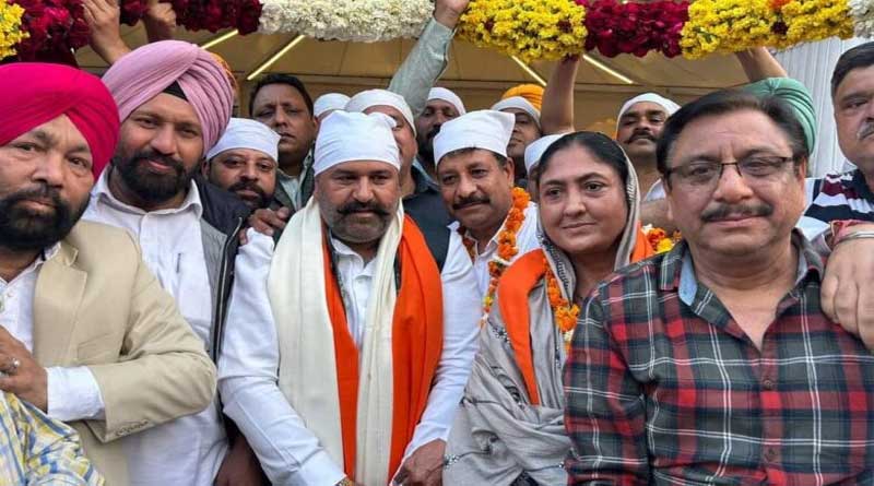 After the announcement of Lok Sabha election candidate, MP Sushil Rinku bowed down in Gurdwara Shri Guru Singh Sabha.