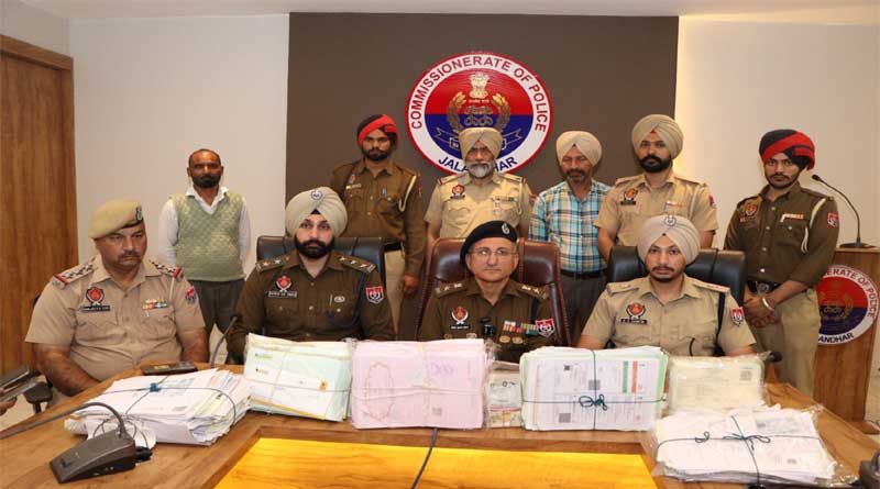 In Jalandhar, police busted a gang making fake driving licenses and RCs.