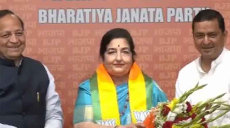 Big news: Famous singer Anuradha Paudwal joins BJP before Lok Sabha elections.