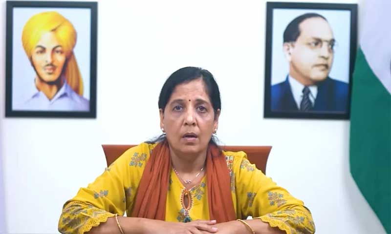 Kejriwal wrote a letter to the public from jail, wife Sunita read it out.