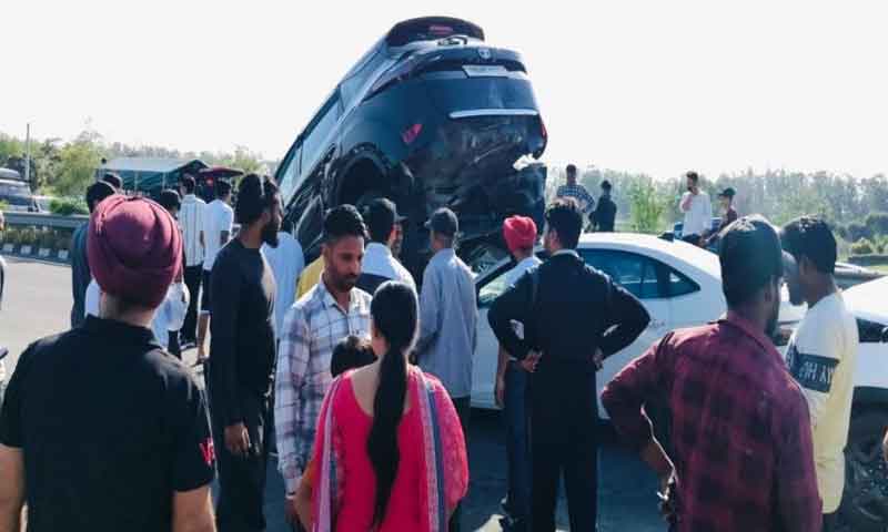 Big news: 5 vehicles collided near Phagwara, cars ran over each other