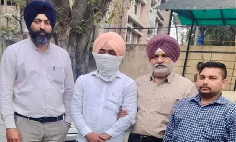 Vigilance arrested Revenue Patwari taking bribe of Rs 34.70 lakh