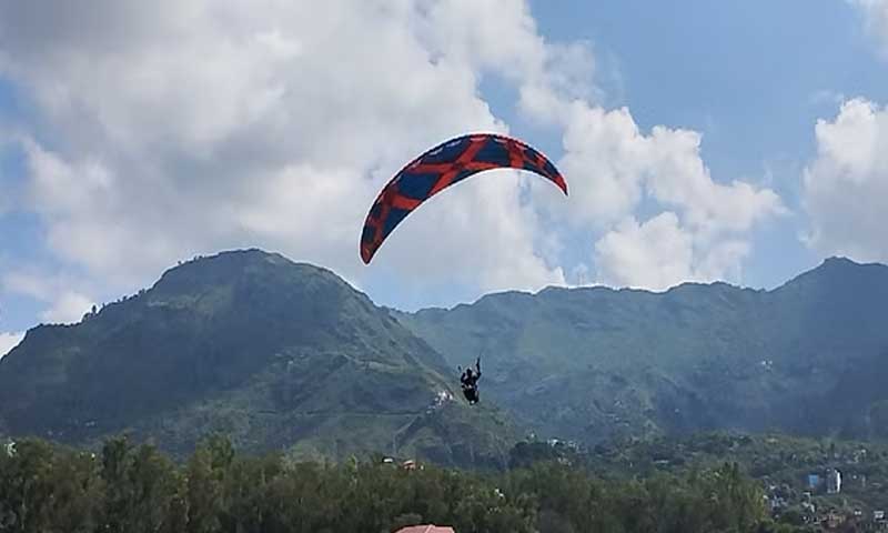 Accident while paragliding in Himachal, woman dies