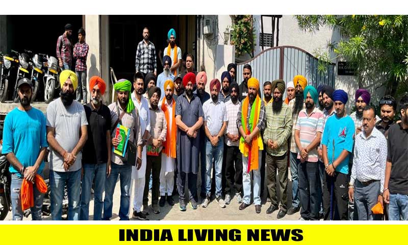 Jalandhar: Bai Nachhatar Singh, Doaba president of Bharatiya Kisan Union Krantikari, received a warm welcome on his arrival in Jalandhar.