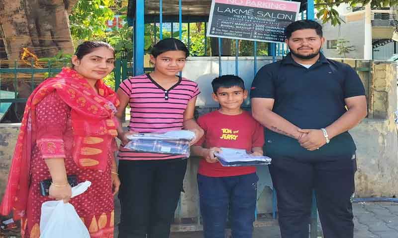 Insaniyat Da Fan Association provided school dresses to the children of needy families.