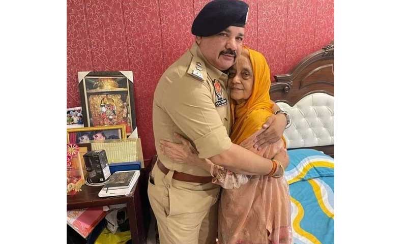 Jalandhar: AIG Naresh Dogra's mother Usha Rani ji passed away, last rites will be held tomorrow.