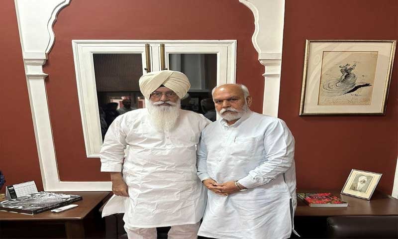 डेरा राधा स्वामी ब्यास प्रमुख बाबा गुरिंदर सिंह ढिल्लों से महेंद्र सिंह के.पी. ने की मुलाकात