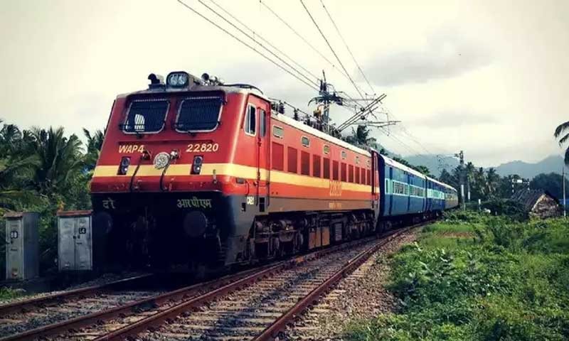 रेल यात्रियों के लिए राहत भरी खबर, शंभू रेलवे स्टेशन से किसानों ने धरना किया समाप्त