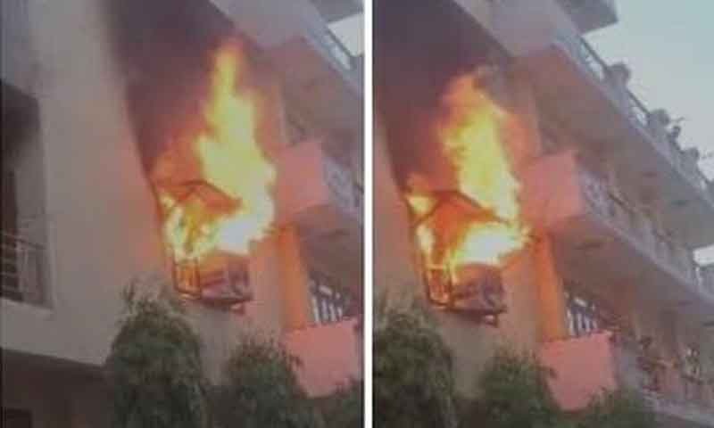 AC के कंप्रेसर में विस्फोट के बाद घर में लगी आग
