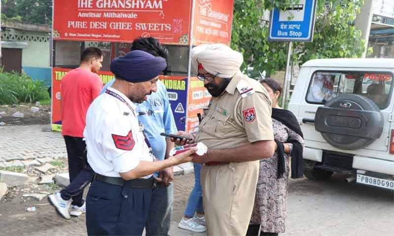 जालंधर : तुरन्त पूरे कर लें अपने वाहनों के कागज, वरना अब ऐसे कटेंगे चालान !