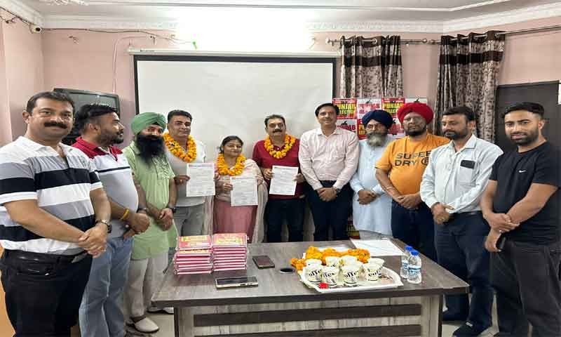 नीतू कपूर डीएमए वूमेन सेल की सीनियर उप प्रधान नियुक्त, वरिंदर शर्मा उप प्रधान और योगेश कत्याल बने ज्वाइंट सेक्रेटरी, डिजिटल मीडिया एसोसिएशन के प्रधान अमन बग्गा और चेयरमैन गुरप्रीत सिंह संधू ने सौंपी बड़ी ज़िम्मेदारी