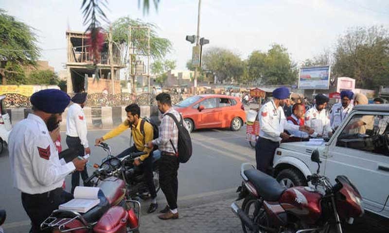पंजाब में 1 अगस्त से लागू होने जा रहे है नए ट्रैफिक नियम , जरा ध्यान दें...
