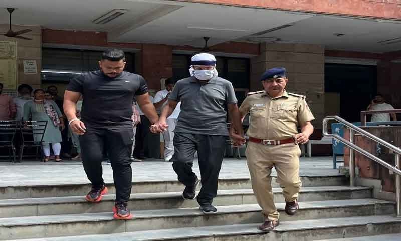 पूर्व AIG ने District Court में अपने दामाद की 6 गोलियां मारकर की हत्या