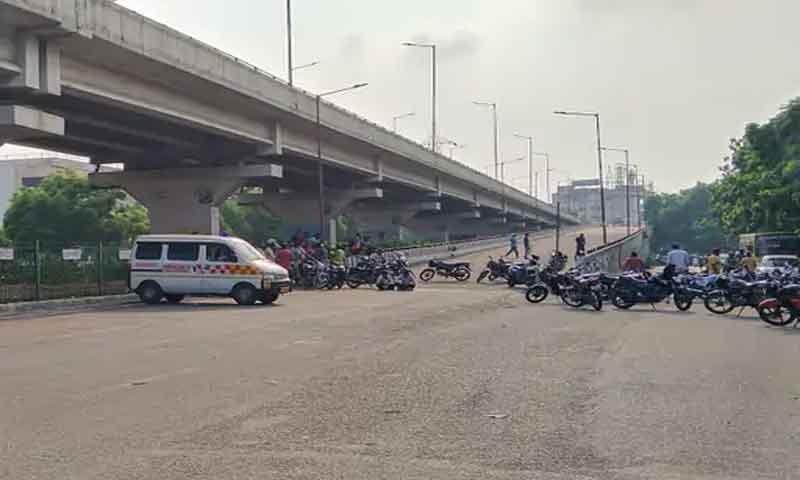 जालंधर में करंट लगने से बिजली कर्मचारी की मौत, परिजनों ने लगाया धरना
