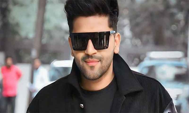 Happy Birthday Guru Randhawa : प्रसिद्ध पंजाबी सिंगर गुरु रंधावा हुए 33 साल के, रातों-रात इस गाने ने बनाया था स्टार