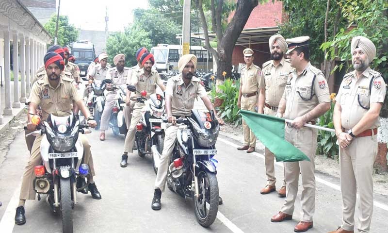 कमिश्नरेट पुलिस जालंधर द्वारा 14 ERS (आपातकालीन प्रतिक्रिया प्रणाली) मोटरसाइकिलों को हरी झंडी दिखा रवाना किया गया