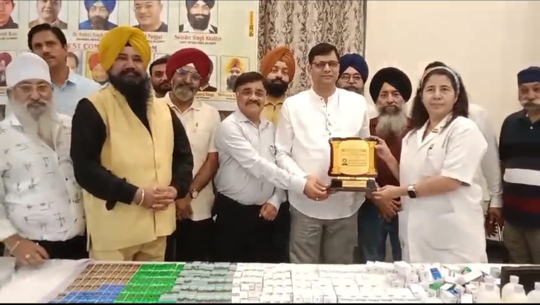 DMA ਵਲੋਂ ਲਗਾਏ ਗਏ ਅੱਖਾਂ ਦੇ ਮੁਫ਼ਤ ਕੈਂਪ 'ਚ ਲੋਕਾਂ ਨੇ ਵੱਡੀ ਗਿਣਤੀ ਵਿੱਚ ਸ਼ਾਮਲ ਹੋ ਕੇ ਕੈਂਪ ਦਾ ਲਿਆ ਲਾਭ,  Eye Drops, ਦਵਾਈਆਂ ਅਤੇ ਐਨਕਾਂ ਦੀ ਕੀਤੀ ਗਈ ਮੁਫ਼ਤ ਸੇਵਾ