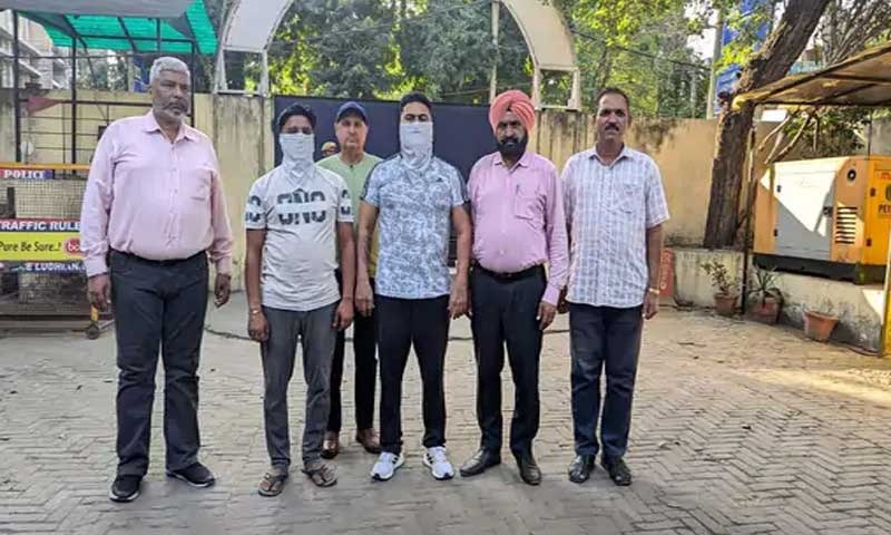 विजिलेंस ब्यूरो ने रिश्वत लेते पूर्व पटवारी व उसके सहयोगी को किया गिरफ्तार