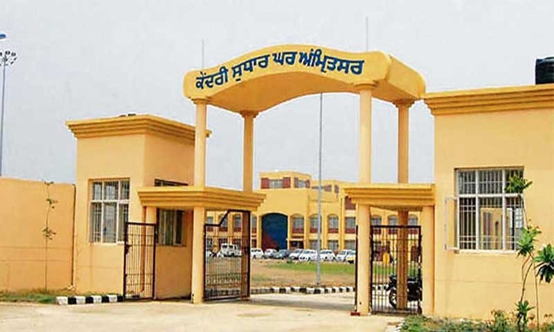 केंद्रीय जेल अमृतसर में सर्च ऑपरेशन के दौरान 24 मोबाइल, 14 सिम और 100 बीड़ी बंडल बरामद