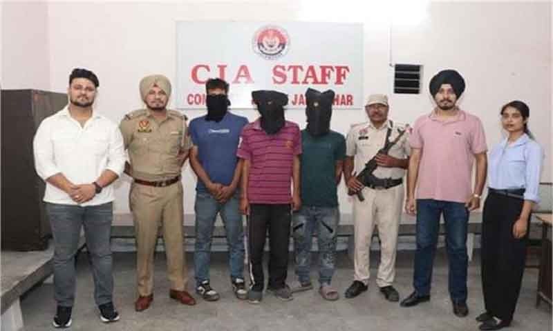पंजाब : सांसद अमृतपाल के करीबी सहित 4 लोग गिरफ्तार