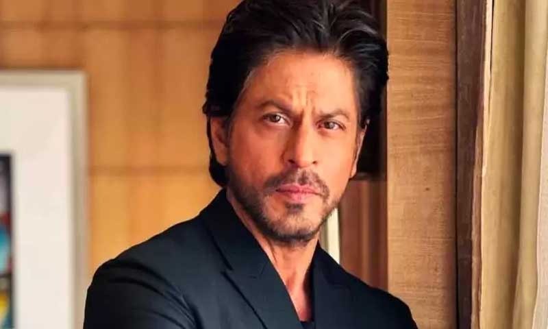 शाहरुख खान को मिली जान से मारने की धमकी, मन्नत के बाहर बढ़ाई गई सिक्योरिटी
