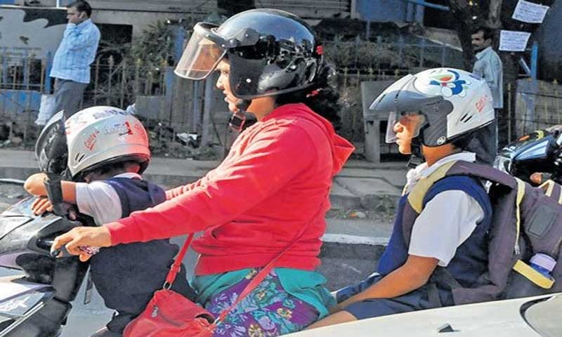 पंजाब में वाहन चालकों को सख्त आदेश जारी , 4 साल से अधिक उम्र के बच्चों के लिए भी हेलमेट पहनना होगा जरूरी