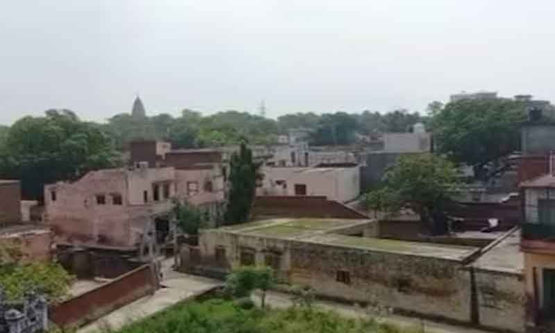 अनोखे गांव की कहानी , जहां जानवरों के नाम पर हैं लोगों के सरनेम