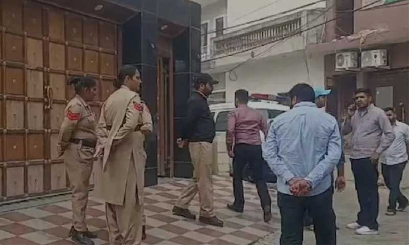 पंजाब में रिटायर्ड इंस्पेक्टर ने अपनी पिस्टल से खुद को मारी गोली