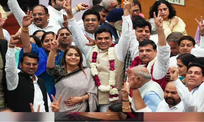 दिल्ली में AAP पार्टी ने जीता चुनाव, महेश खींची बने नए मेयर