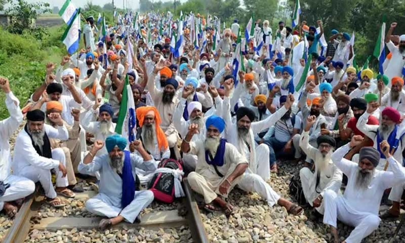 पंजाब में कल दोपहर 12 बजे किसान करेंगे â€˜रेल रोकोâ€™ आंदोलन