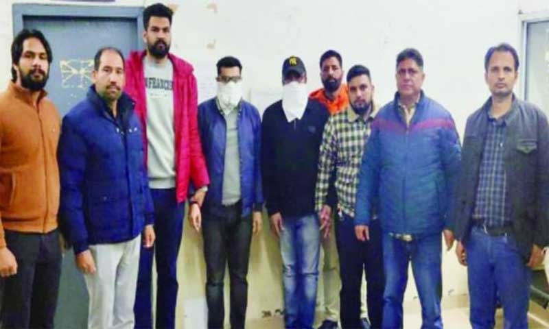 विजिलेंस ब्यूरो ने RTA कार्यालय के दो कर्मचारियों को 5500 रुपए की रिश्वत लेते किया गिरफ्तार