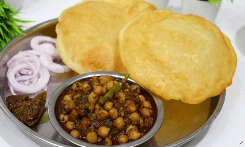 Make chole bhature at home like the ones available in the market, the eaters will keep licking their fingers...