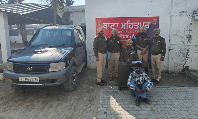 नकली थानेदार को पुलिस ने ब्लैक सफारी... फर्जी आईडी कार्ड और टॉय गन के साथ किया गिरफ्तार