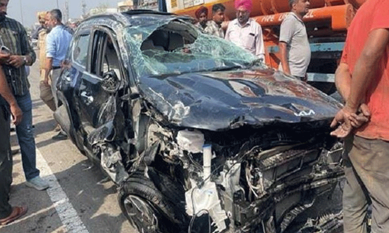 पंजाब के नेशनल हाईवे पर भयानक हादसा, कार के उड़े परखच्चे