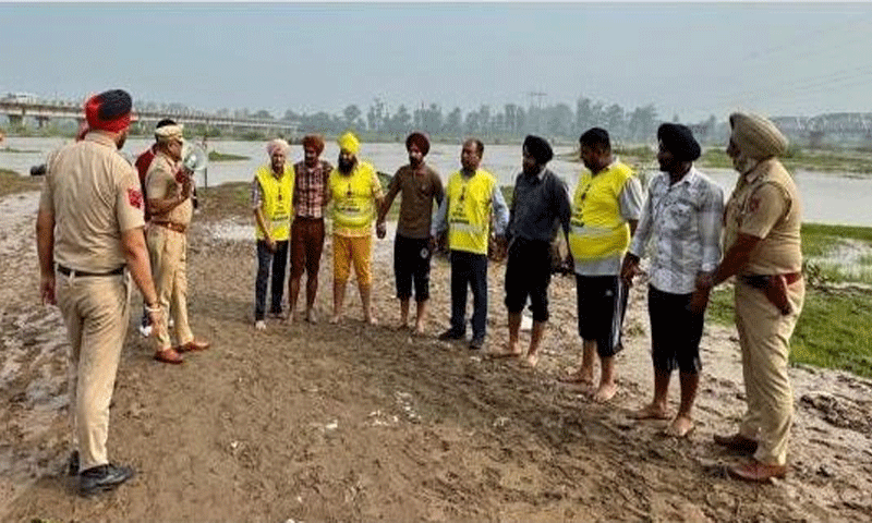 बाढ़ की स्तिथि से निपटने के लिए जालंधर प्रशासन और सेना ने संयुक्त तैयारी का अभ्यास किया