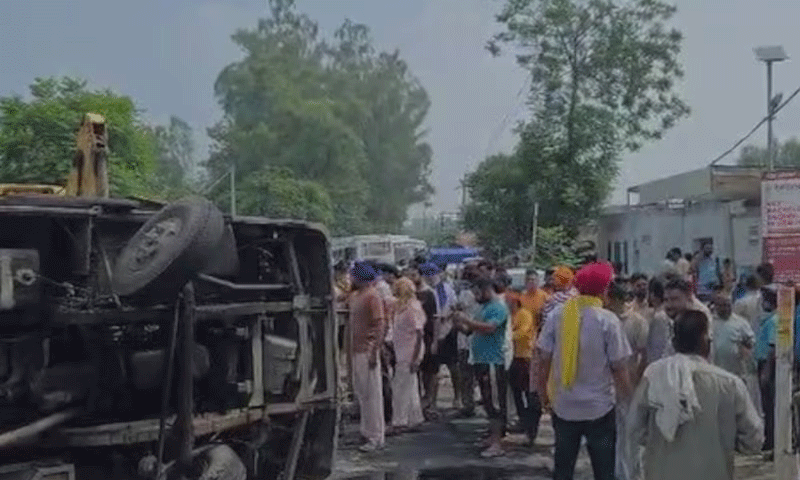 होशियारपुर में भयानक एक्सीडेंट , यात्रियों से भरी बस पलटी; 9 की मौत और 33 घायल