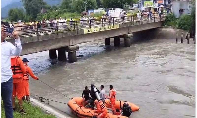 Himachal News : पार्टी करने गए तीन दोस्त, दो नहर में बहे, एनडीआरएफ ने चलाया सर्च ऑपरेशन
