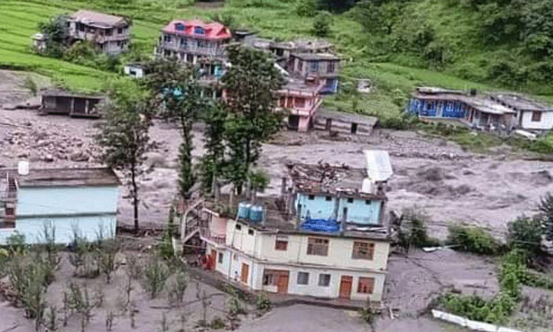 आखिर पहाड़ों पर ही क्यों फटते हैं इतने बादल? जानें इसके पीछे का कारण
