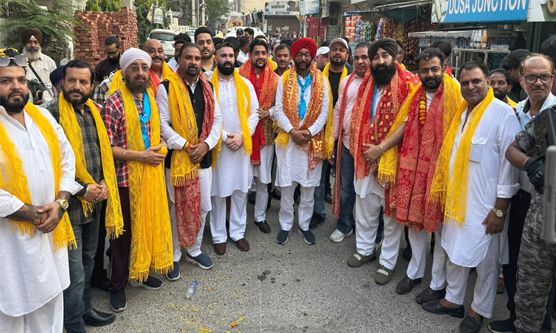 ਜਲੰਧਰ 'ਚ ਭਗਵਾਨ ਵਾਲਮੀਕੀ ਦੀ ਸ਼ੋਭਾ ਯਾਤਰਾ ਧੂਮਧਾਮ ਨਾਲ ਕੱਢੀ ਗਈ