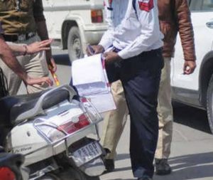 Read more about the article जालंधर की फगवाड़ा गेट मार्केट में गलत ढंग से वाहन पार्क किए तो कटेगा चालान