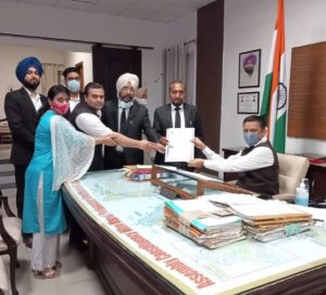 Read more about the article डिस्ट्रिक्ट बार एसोसिएशन ने  काउंसलस फॉर सोशल कॉज  संस्था संग  हल करवाई वकीलों के लिए सुविधा केंद्र में काउंटर की समस्या